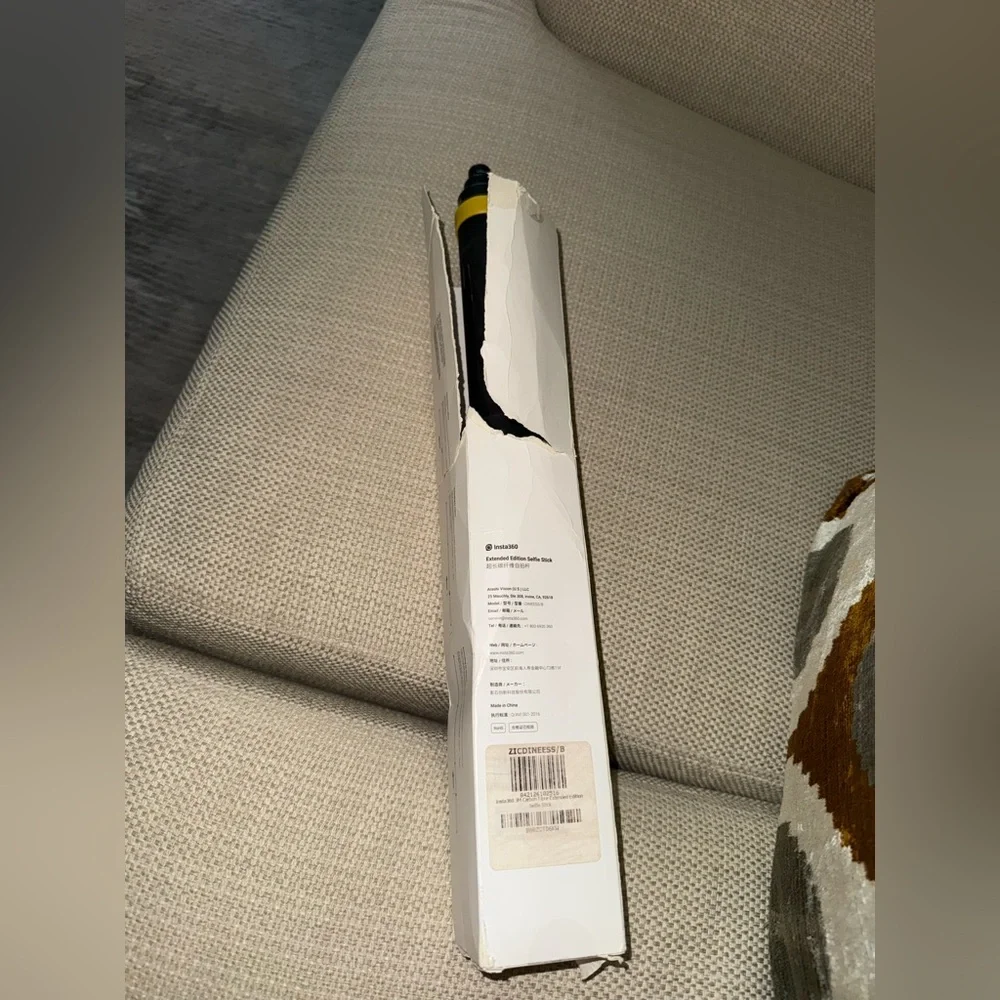Insta360 Black Selfie Stick - Picture 4 of 6